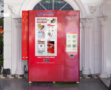 FoodBot – Máy bán cơm tự động đầu tiên tại Việt Nam, chính thức ra mắt tại chuỗi cà phê Trung Nguyên Trà Vinh
